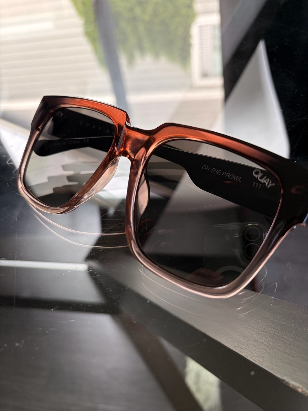 Quay Australia On The Prowl Sunglasses - Brown-Black Gradient